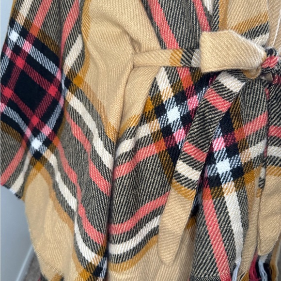 David & Young Camel Plaid Ruana With Belt one size.  #253 - Picture 9 of 10